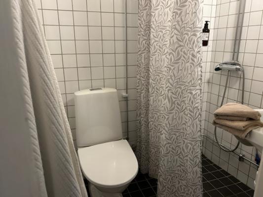 Stockholm Loft Haven 3 Beds In A 1- Bedroom Gem - 917 المظهر الخارجي الصورة